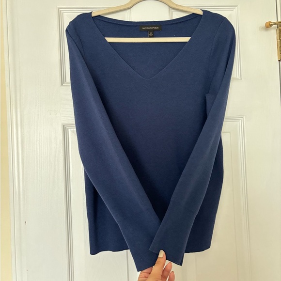 Banana Republic V-Neck Sweater | Blue | M | Like New - Picture 2 of 3